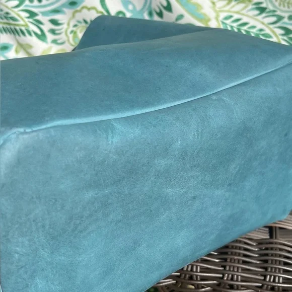 Portland Leather Aqua Butterfly Bag - Picture 9 of 9